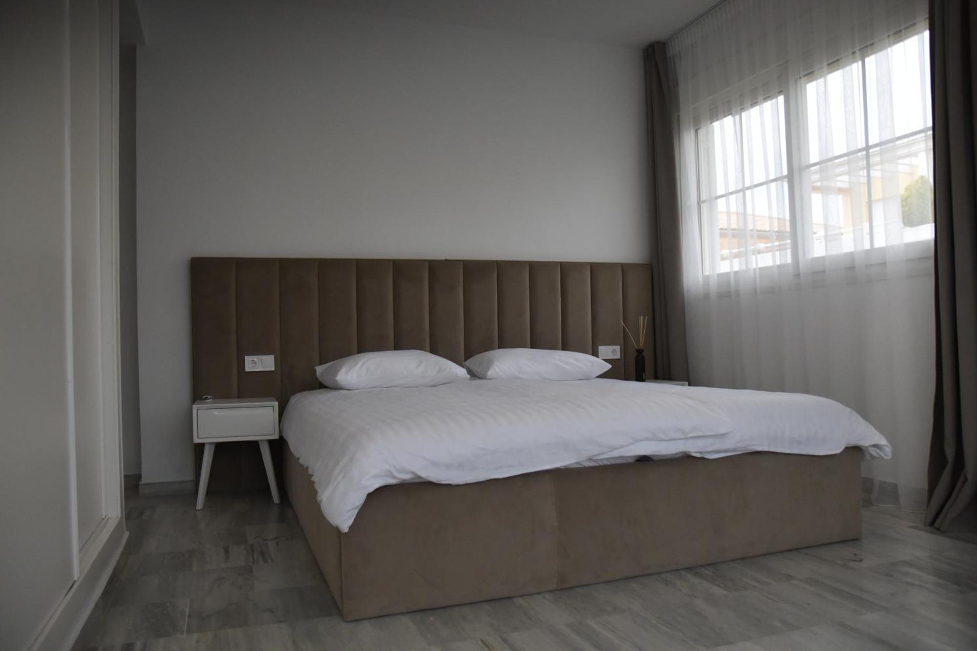 Mimosas Penthouse Cabopino Apartemen Marbella